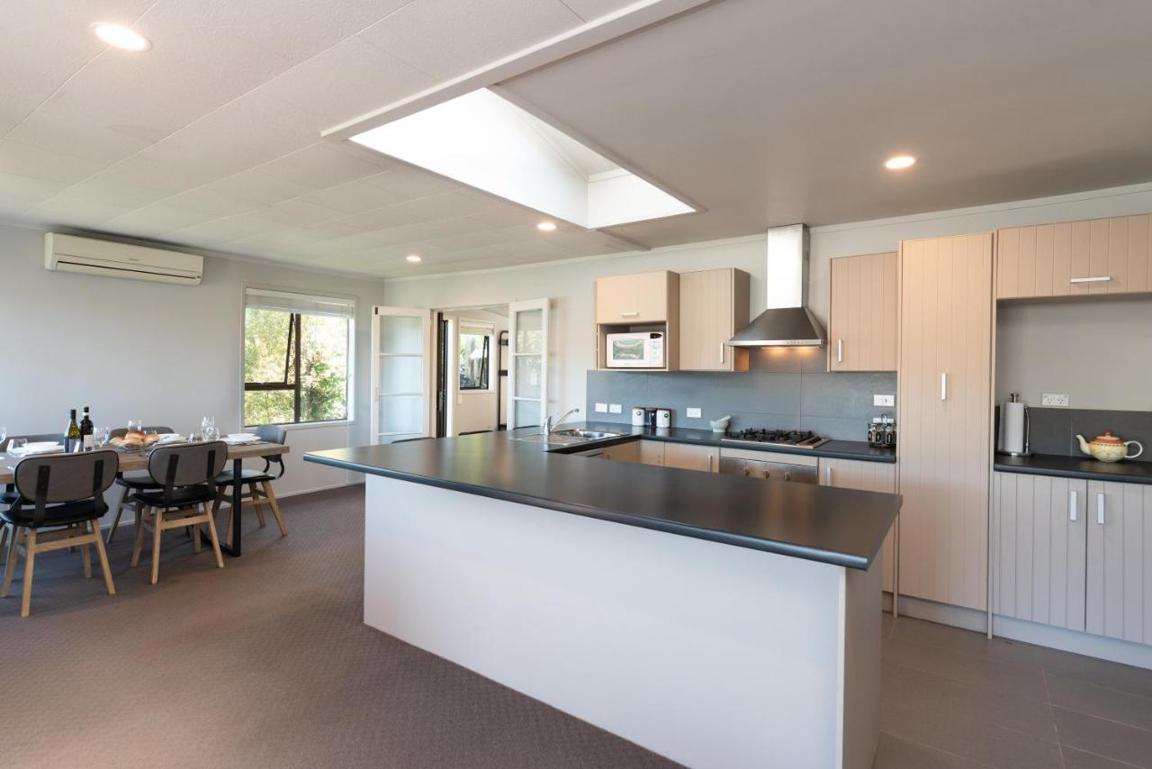 The Tide Watcher - Okiato Holiday Home Opua Exterior photo