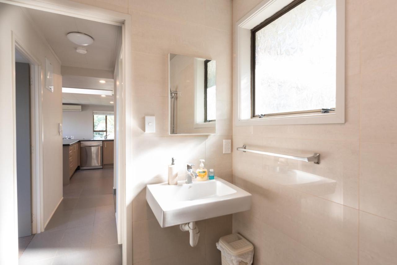 The Tide Watcher - Okiato Holiday Home Opua Exterior photo